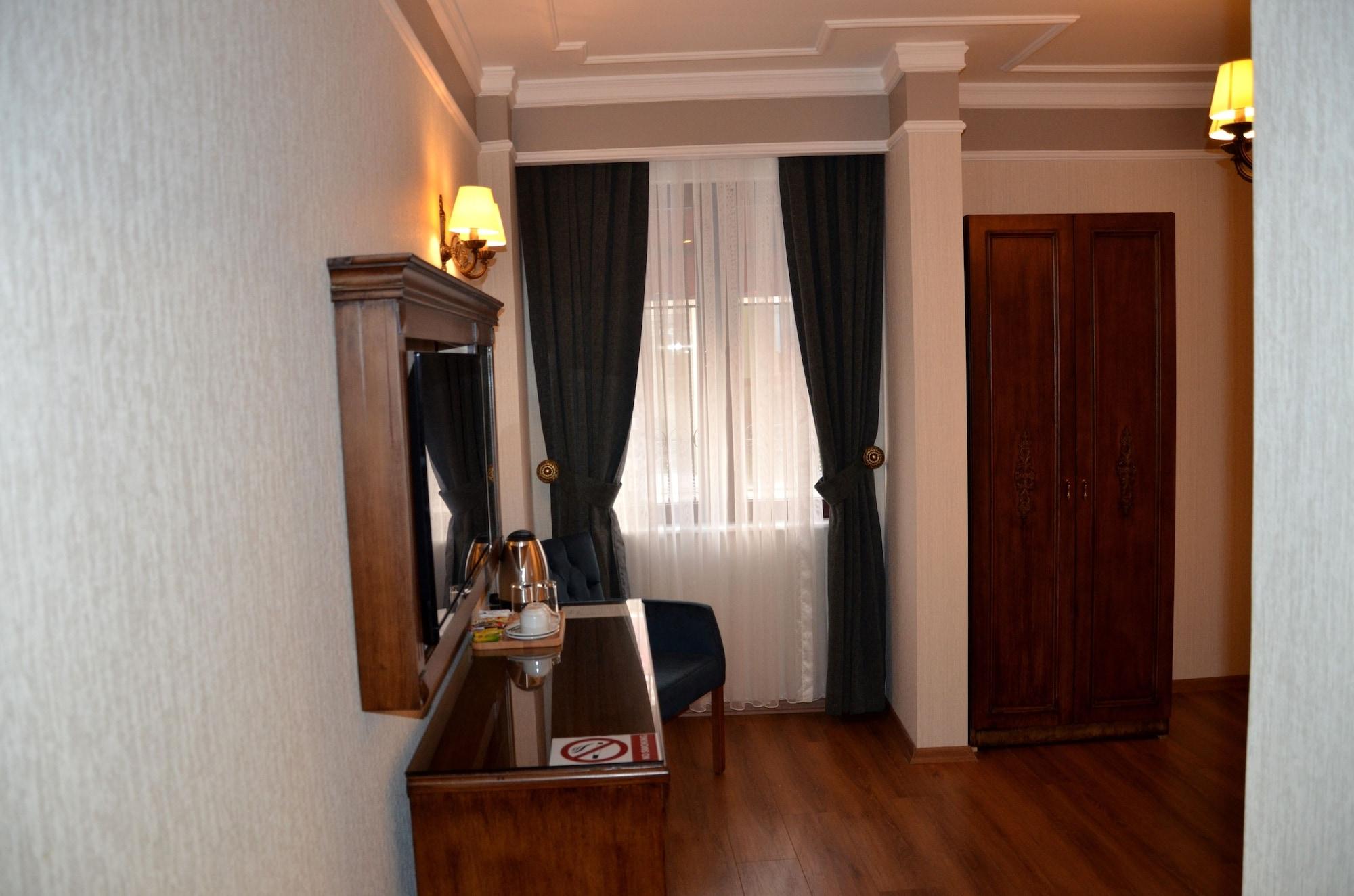Ahmet Efendi Konagi Hotel Istanbul Exterior photo A room at the hotel